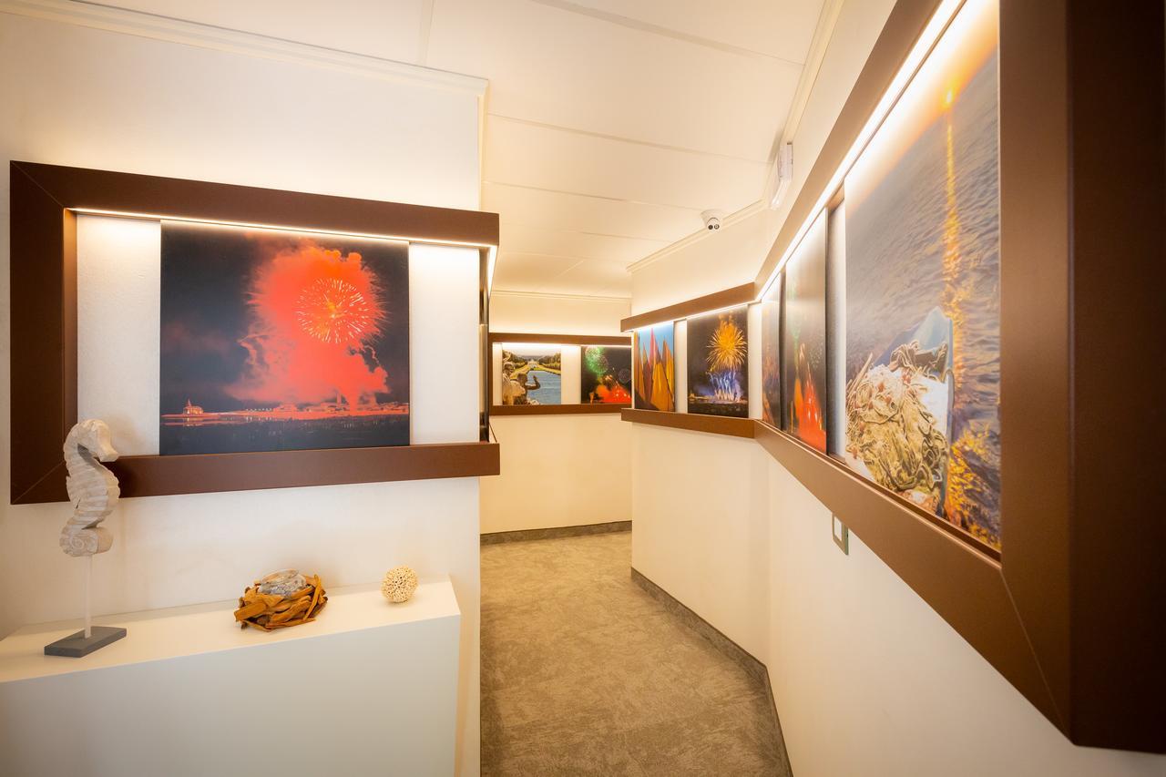 Hotel Casa Costiera Каорле Экстерьер фото
