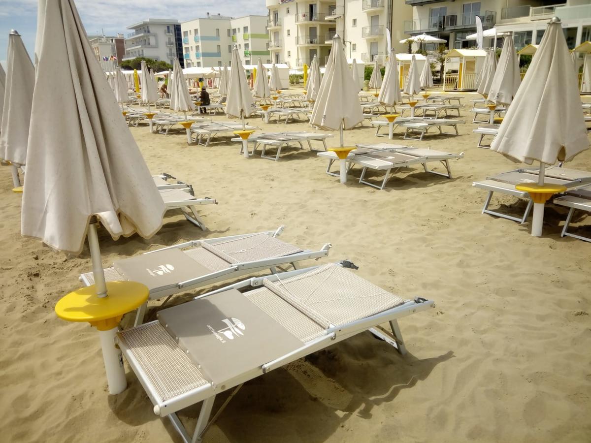 Hotel Casa Costiera Каорле Экстерьер фото